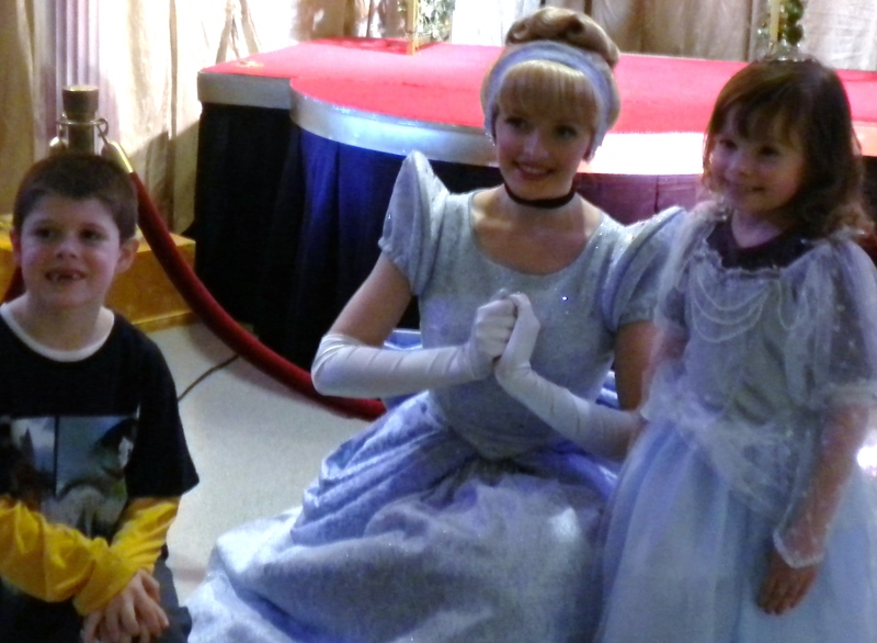 /images/pfpphotos/uploads/CW0118/CW0118.Gall.Wish night at Disney Princesses on Ice 042.JPG